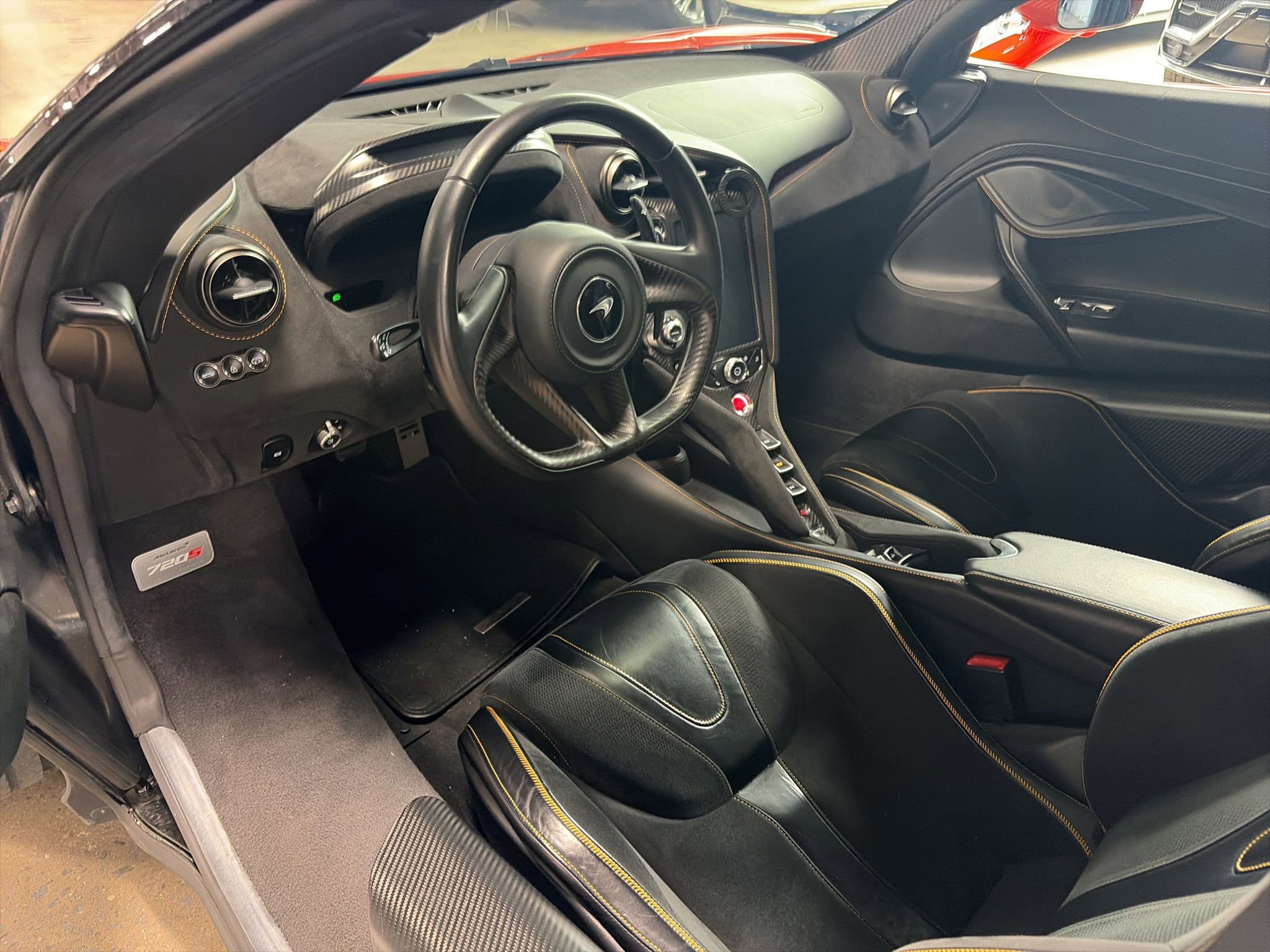 Used 2022 McLaren 720S Spider RWD image 6
