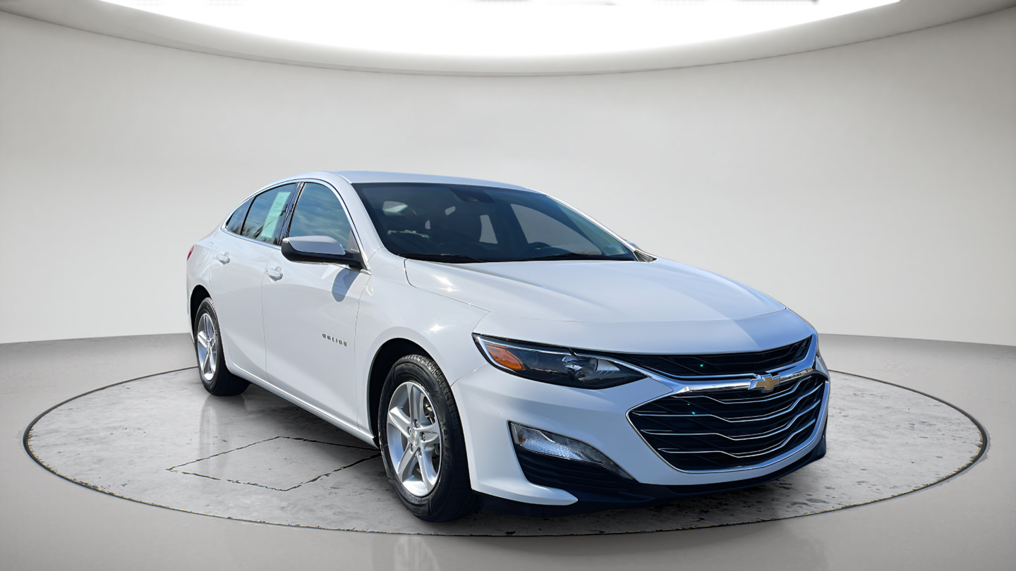 Used 2024 Chevrolet Malibu LT FWD image 3