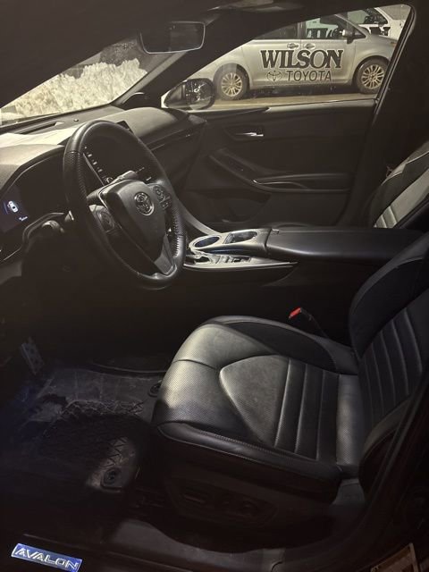 Used 2022 Toyota Avalon Touring w/ Advanced Safety Package image 6
