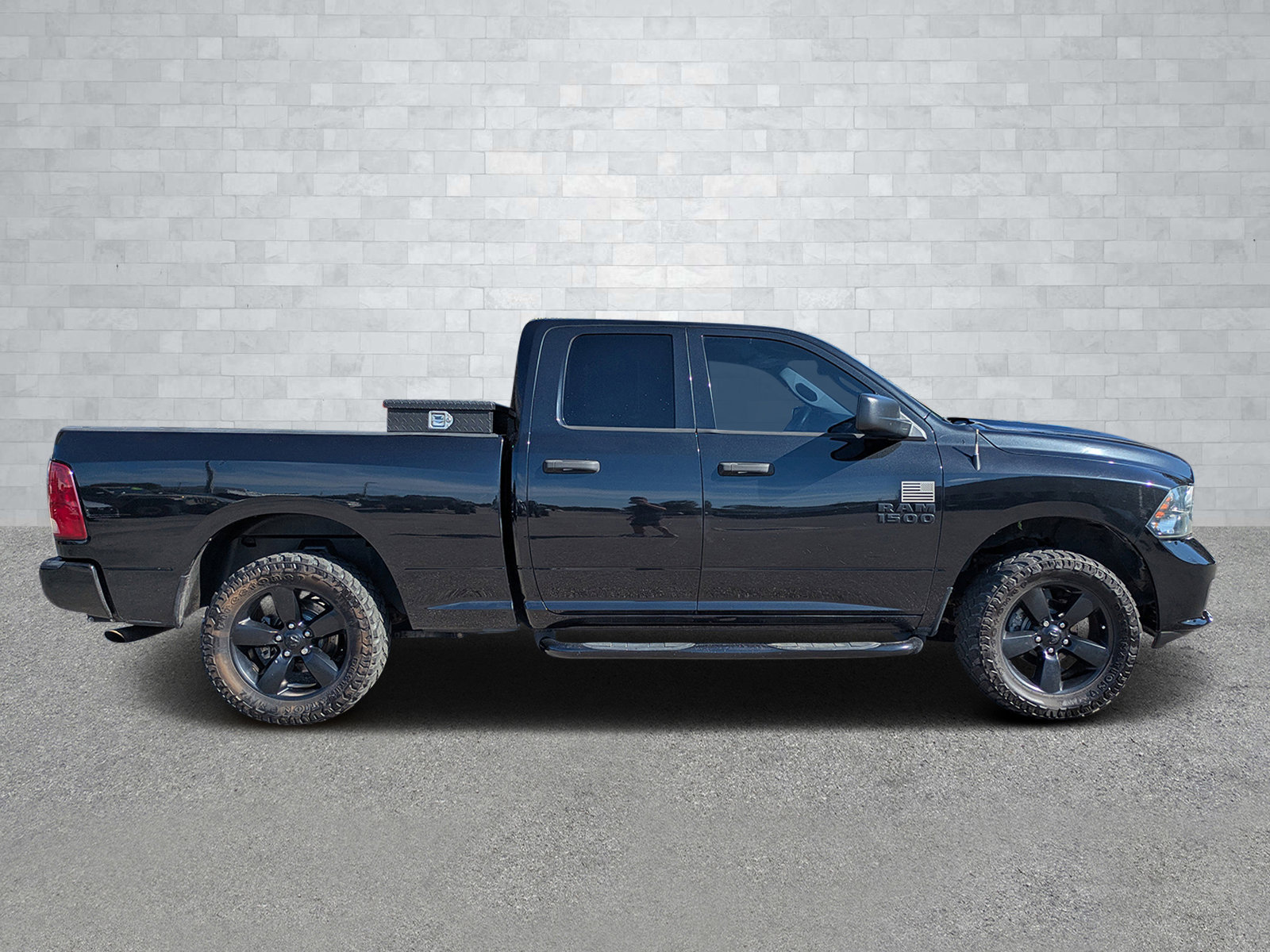 Used 2016 RAM 1500 Express w/ Black Ram 1500 Express Group image 4