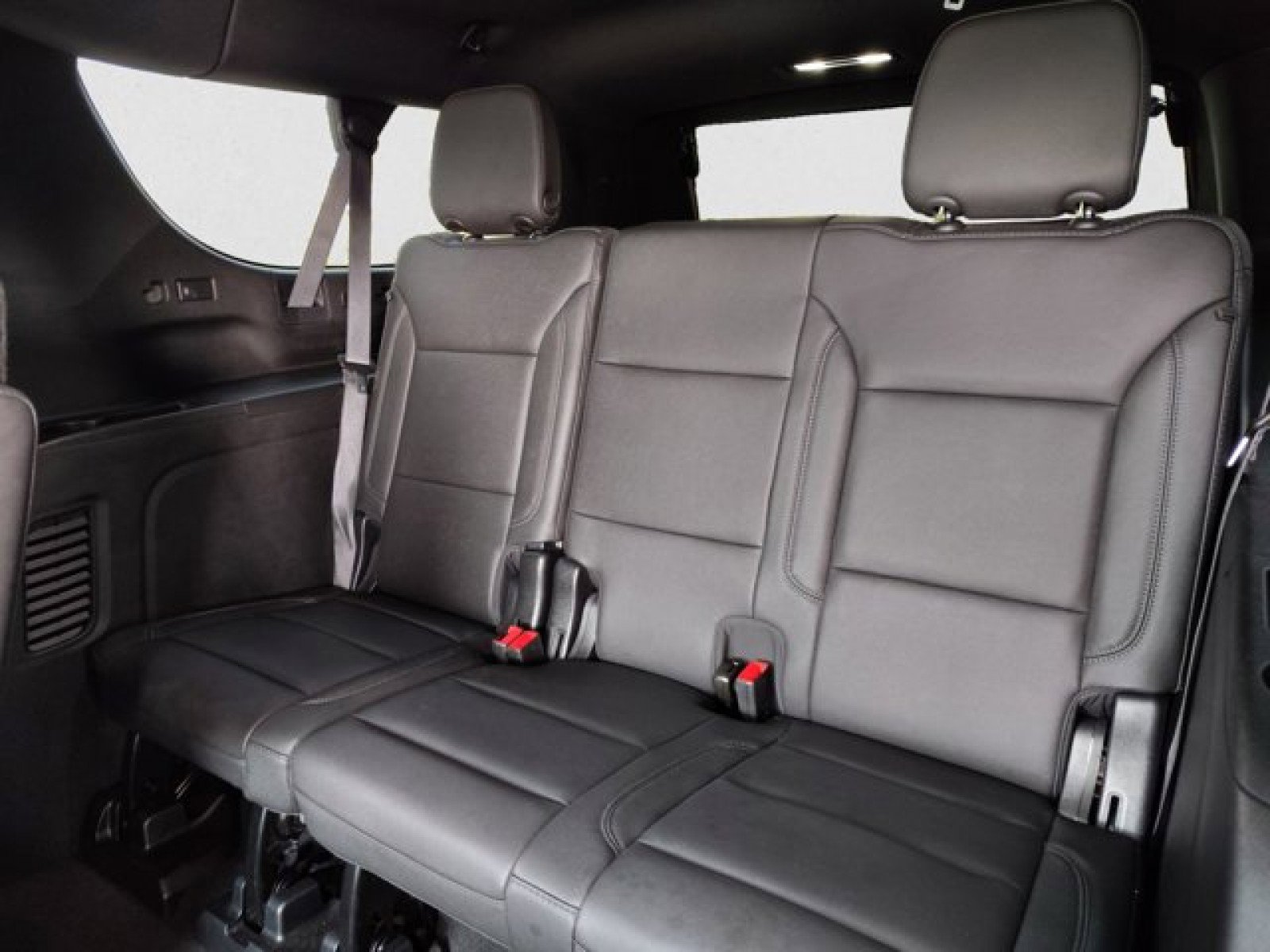 Used 2023 Chevrolet Suburban LT w/ LT Signature Package RWD image 20
