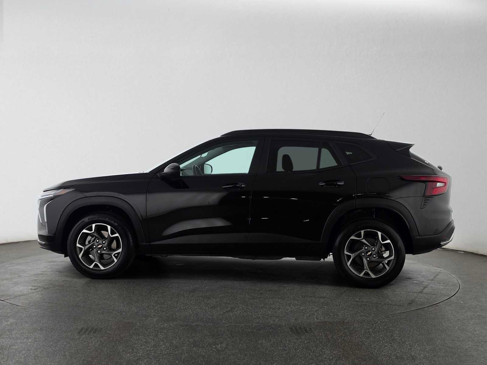 Used 2025 Chevrolet Trax LT w/ Driver Confidence Package FWD image 6
