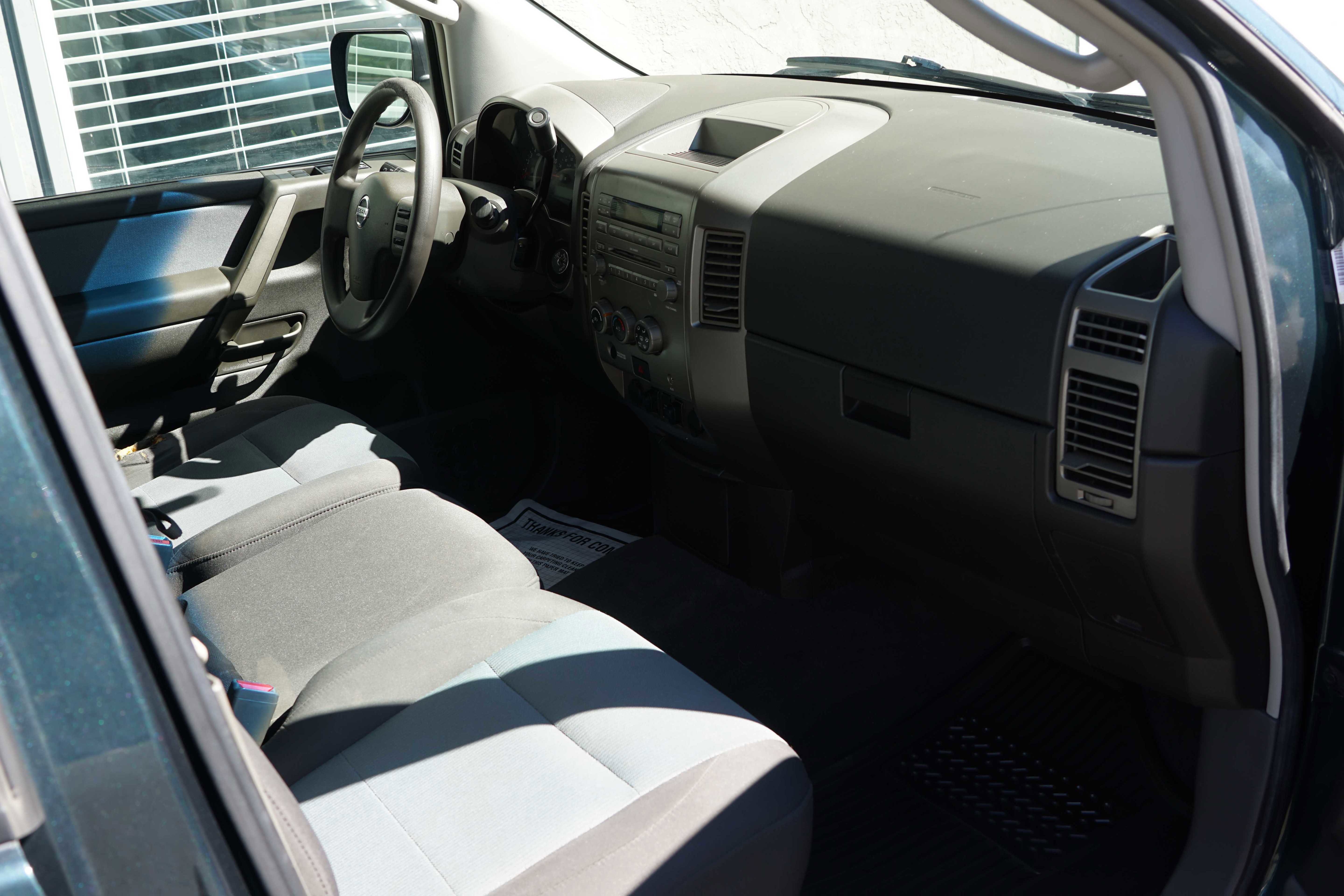 Used 2005 Nissan Titan XE image 31