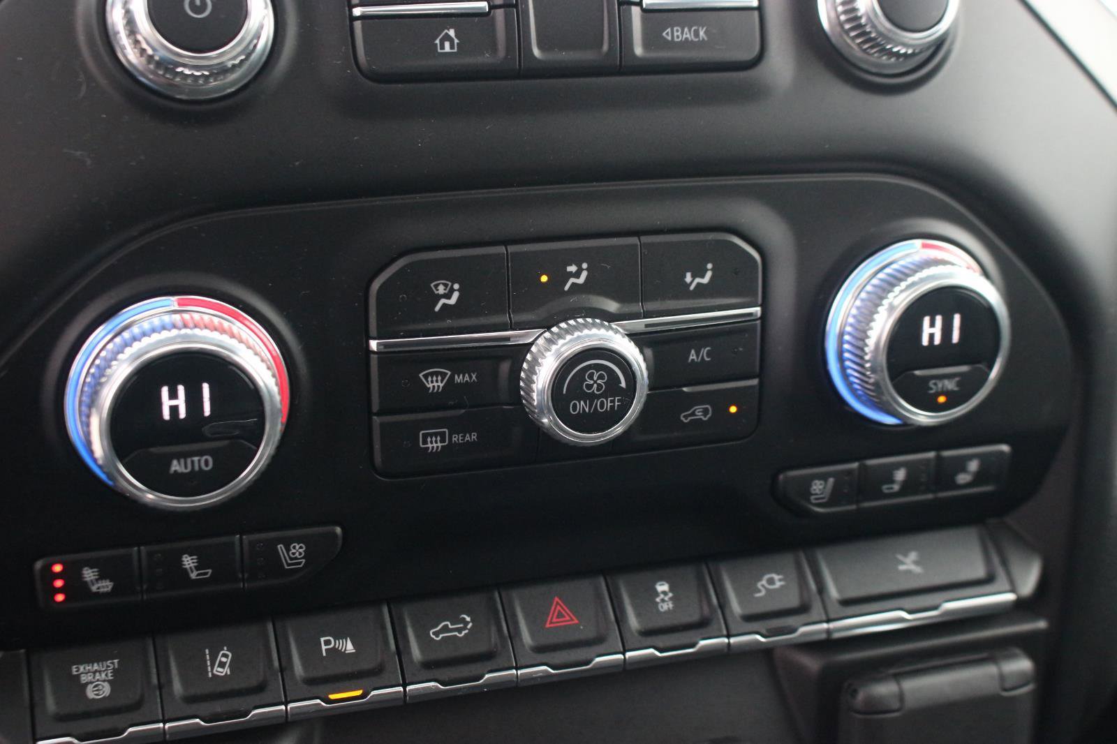 Used 2023 GMC Sierra 3500 Denali w/ Denali Ultimate Package image 27