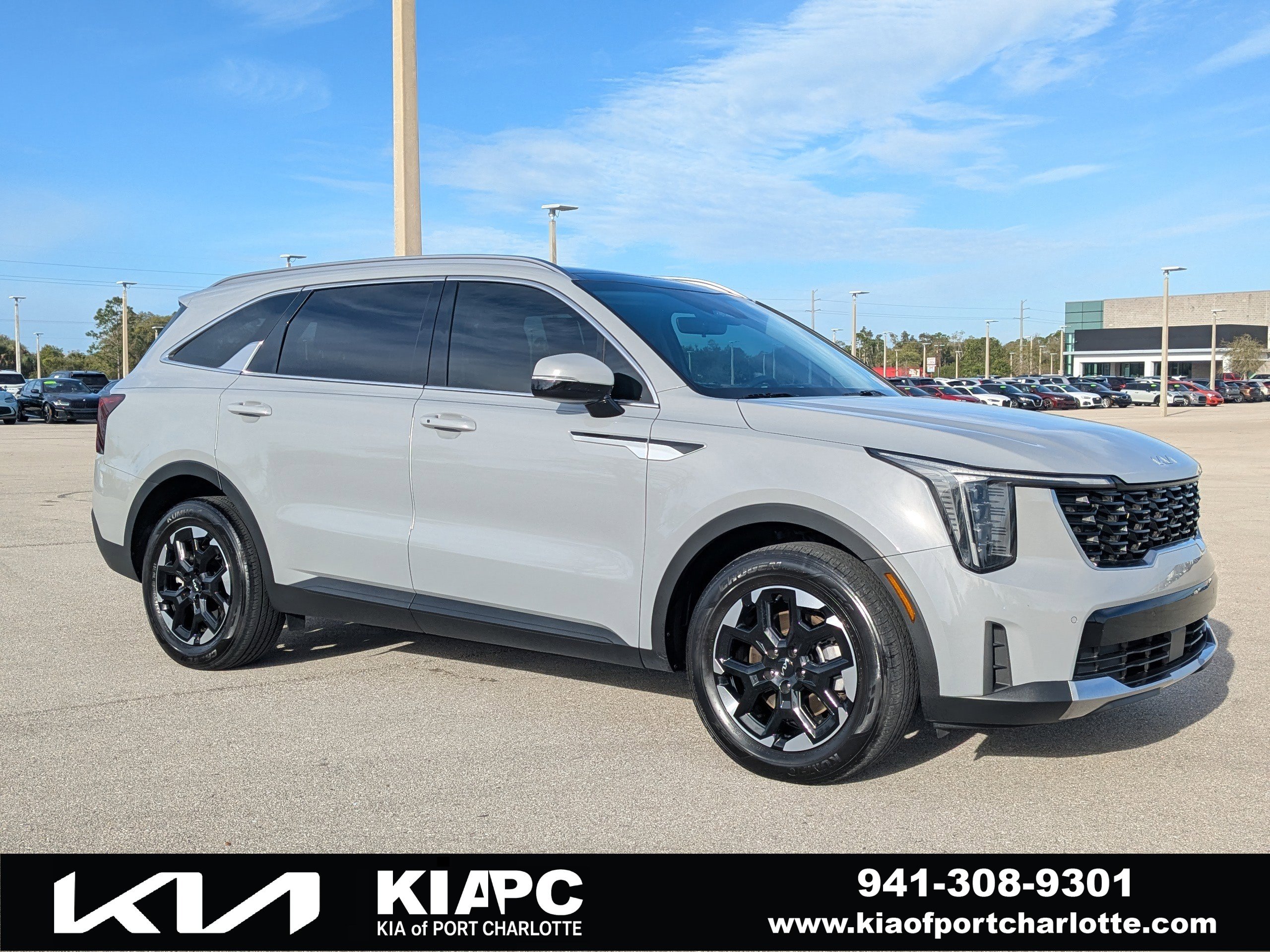 Certified 2024 Kia Sorento S w/ Panoramic Sunroof Package image 1
