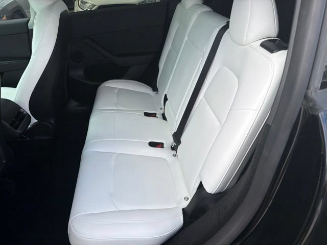 Used 2023 Tesla Model Y Performance AWD/4WD image 16