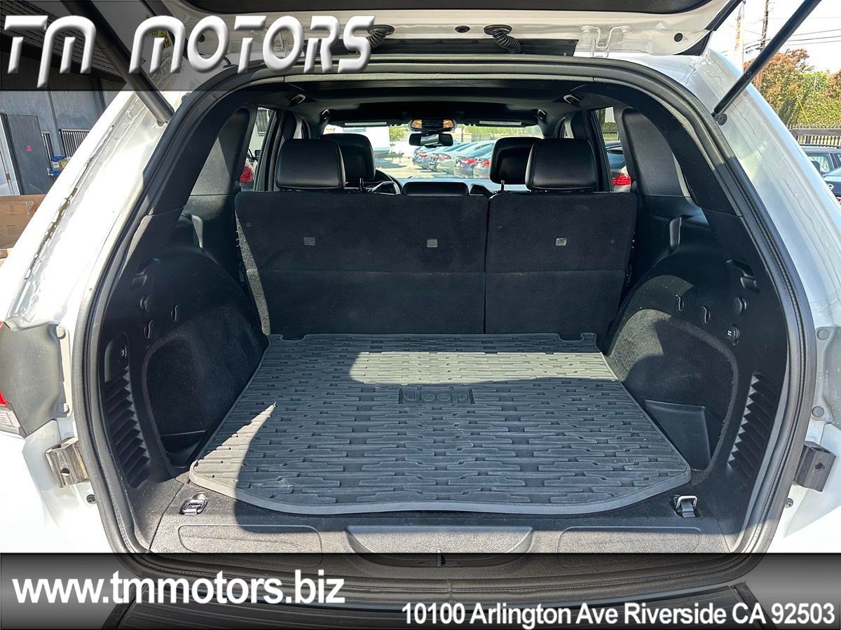 Used 2014 Jeep Grand Cherokee Altitude AWD/4WD image 18
