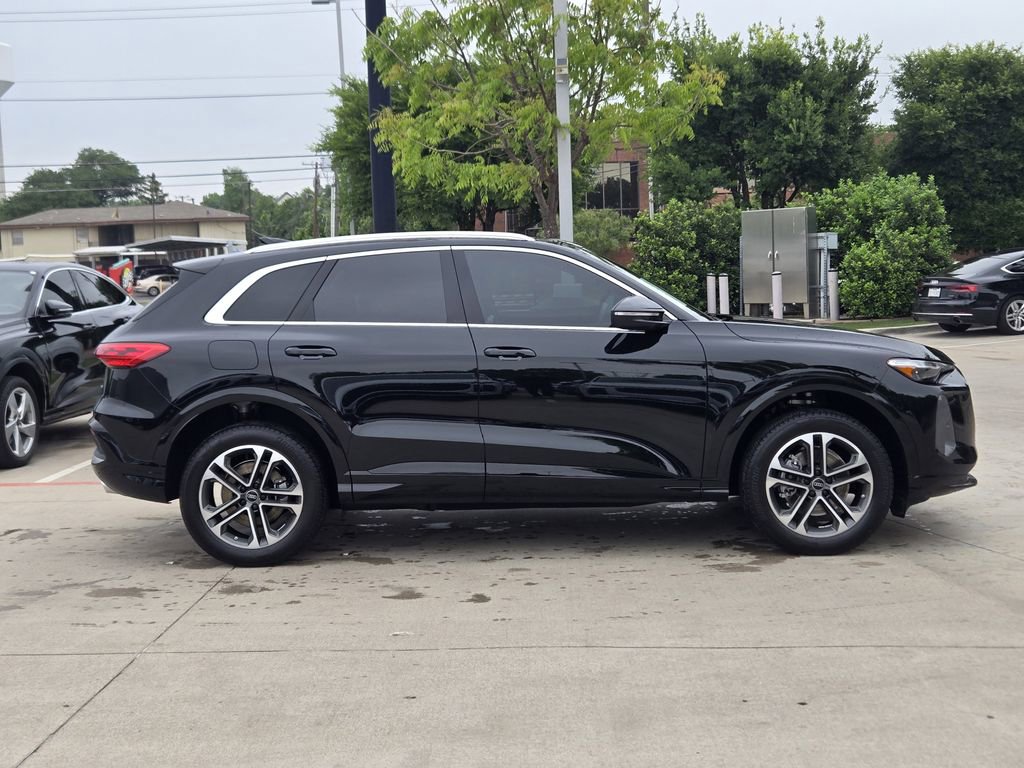 Used 2025 Audi Q5 Premium Plus w/ Premium Plus AWD/4WD image 7
