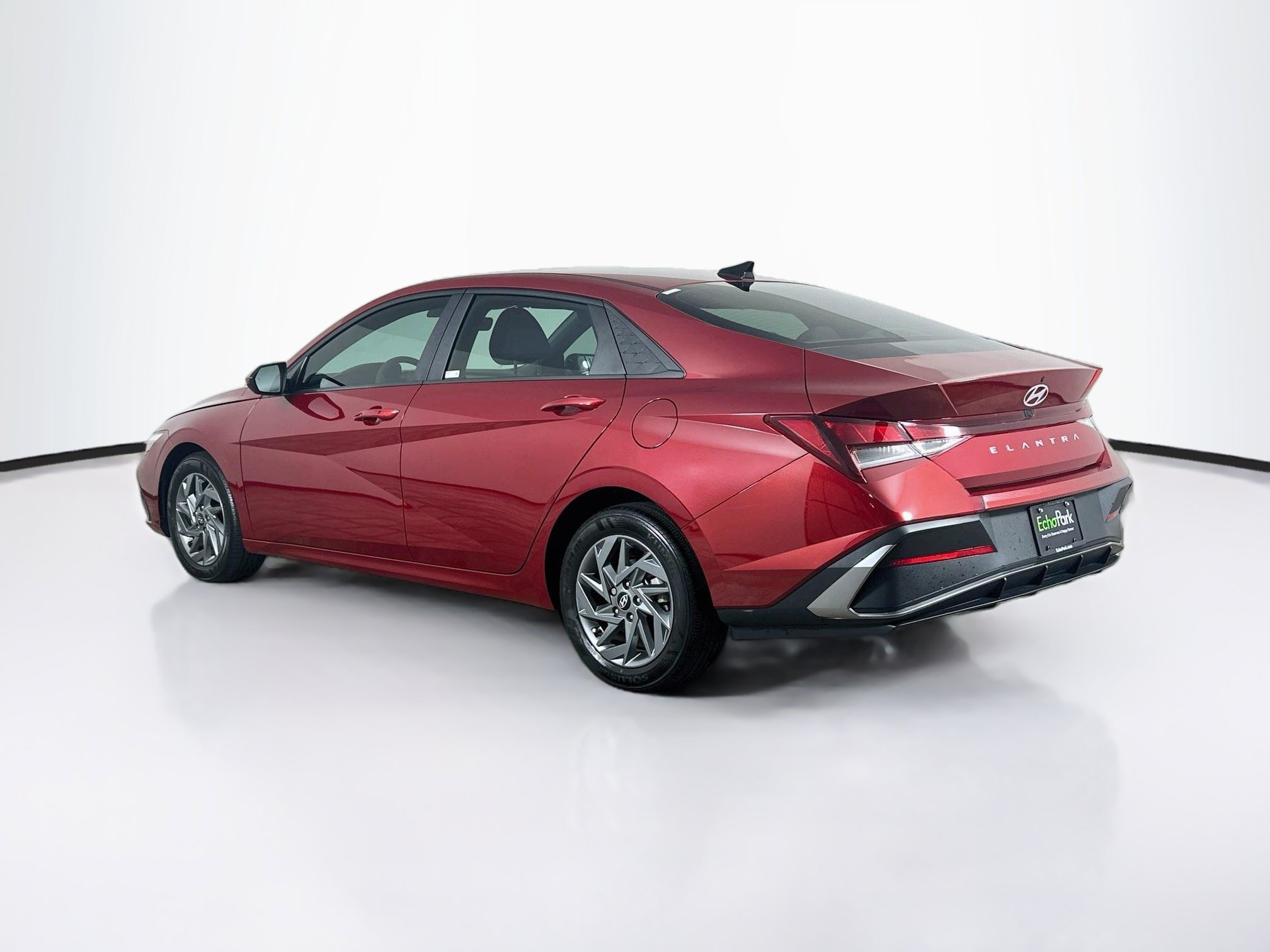 Used 2024 Hyundai Elantra SEL FWD image 5