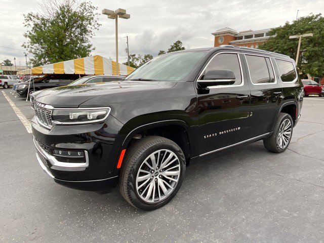 Used 2023 Jeep Grand Wagoneer Series III AWD/4WD image 3