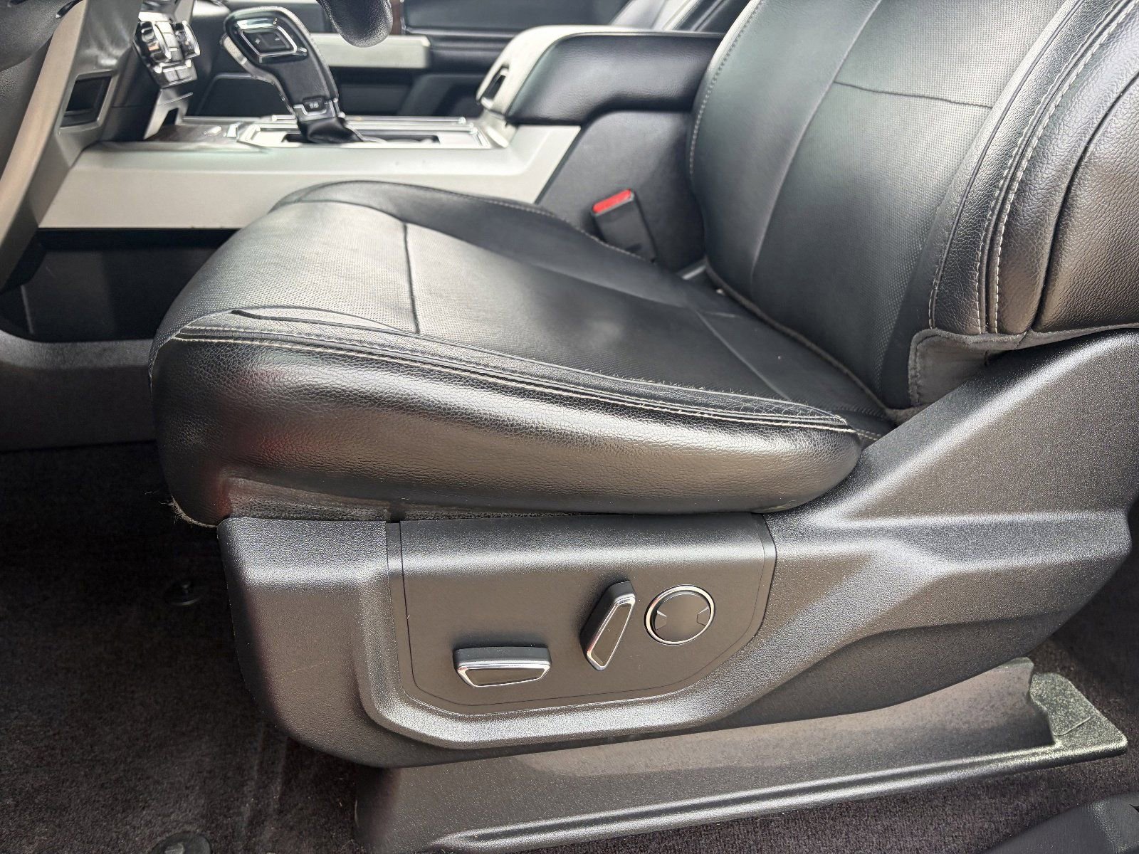 Used 2015 Ford F150 Lariat w/ Equipment Group 501A Mid AWD/4WD image 22