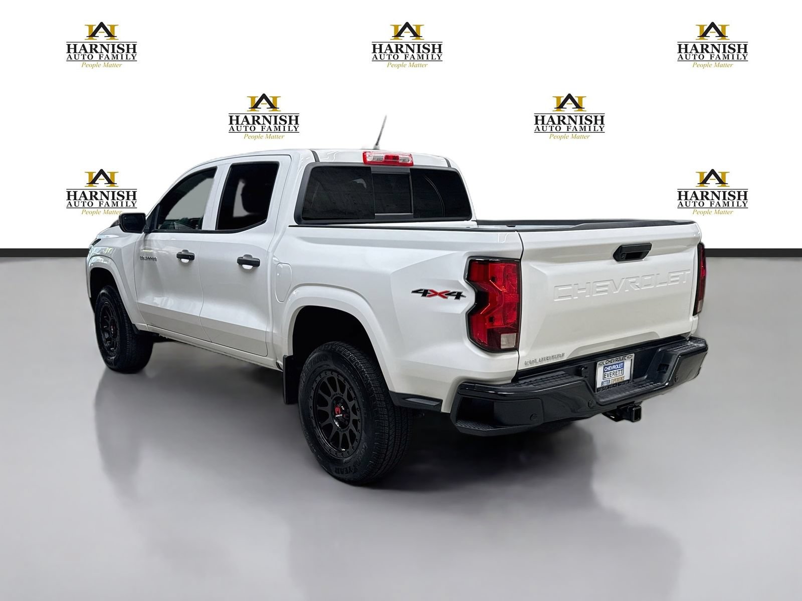 Used 2025 Chevrolet Colorado W/T w/ Advanced Trailering Package AWD/4WD image 8