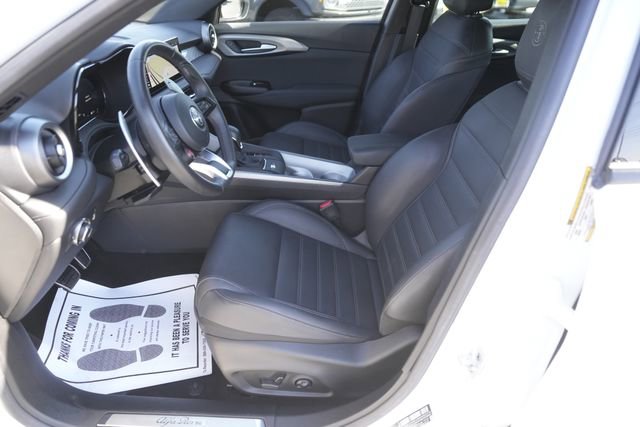 Used 2024 Alfa Romeo Tonale Veloce w/ Premium Interior Package image 9