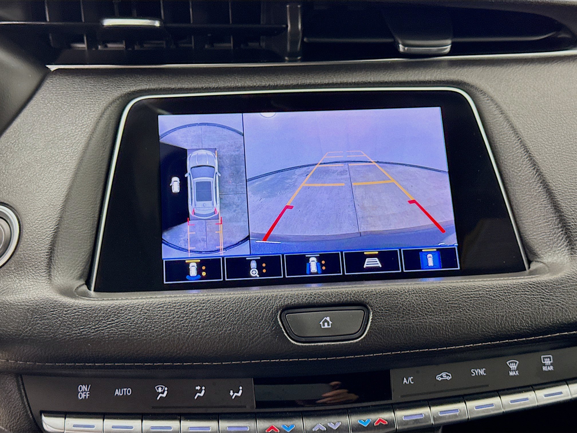 Used 2022 Cadillac XT4 Premium Luxury w/ Enhanced Visibility Package FWD image 14