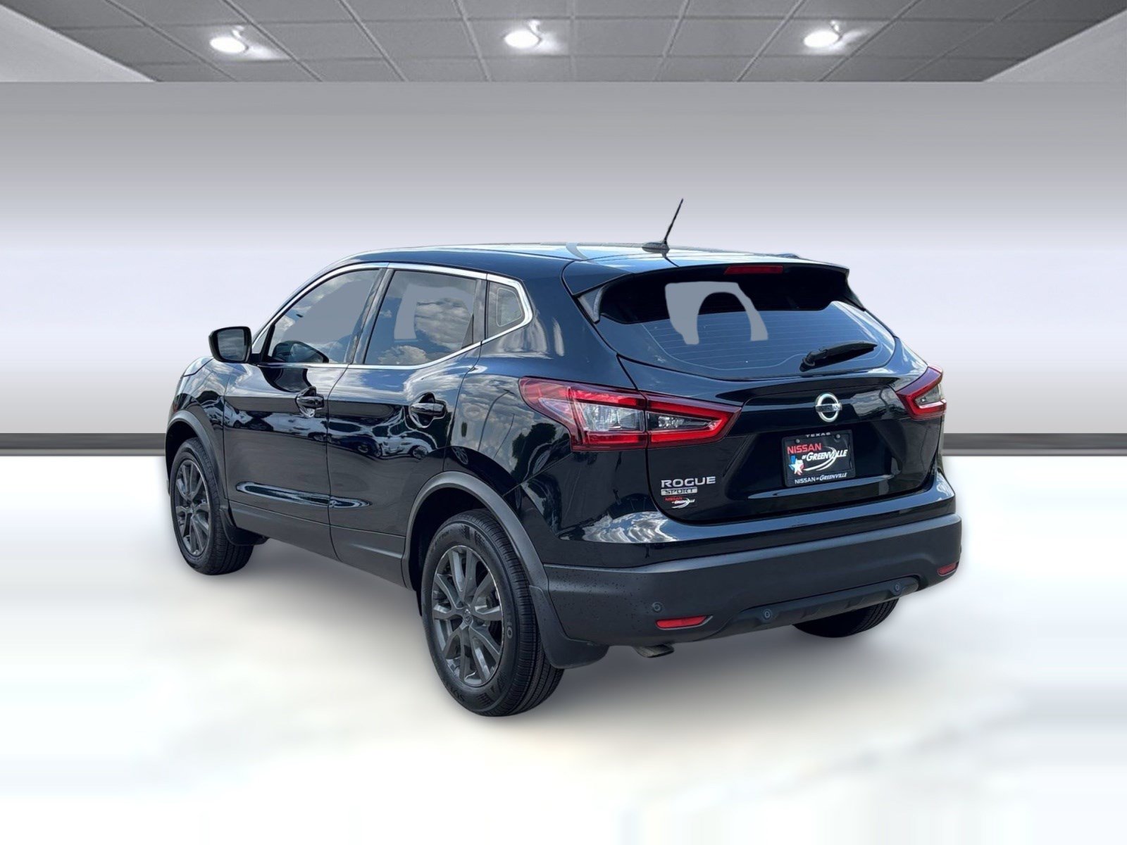 Used 2022 Nissan Rogue Sport S FWD image 3