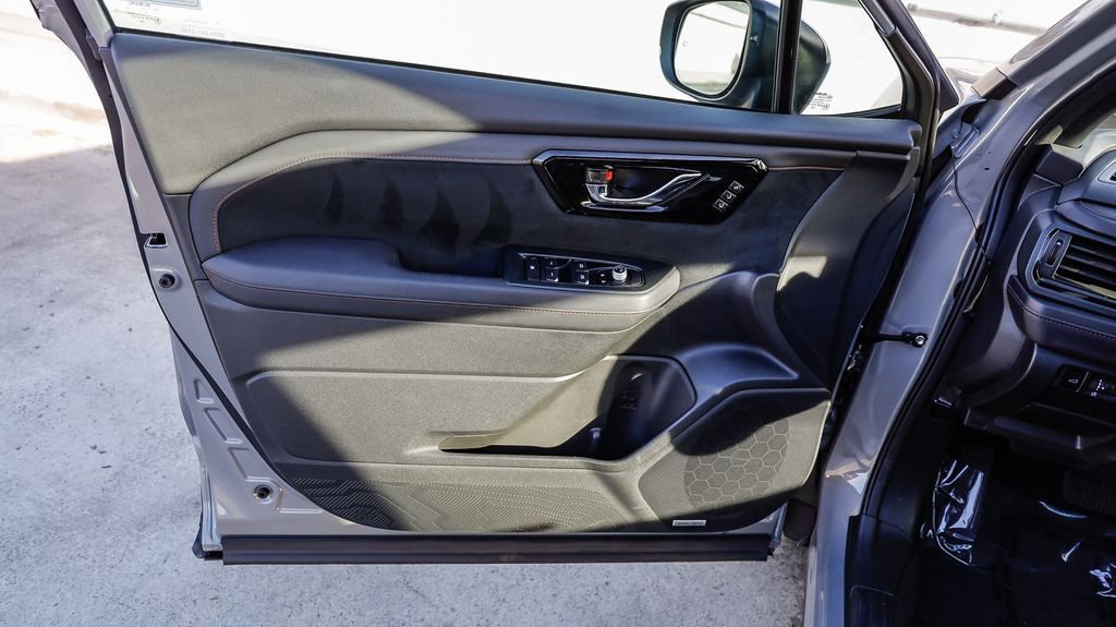 Used 2025 Subaru Forester Touring w/ Popular Package - Touring image 25