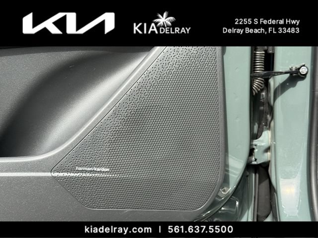Certified 2024 Kia Niro SX Touring FWD image 16