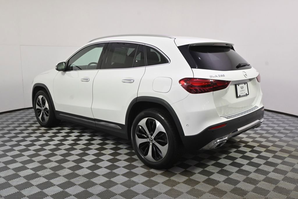 Used 2025 Mercedes-Benz GLA 250 4MATIC image 4