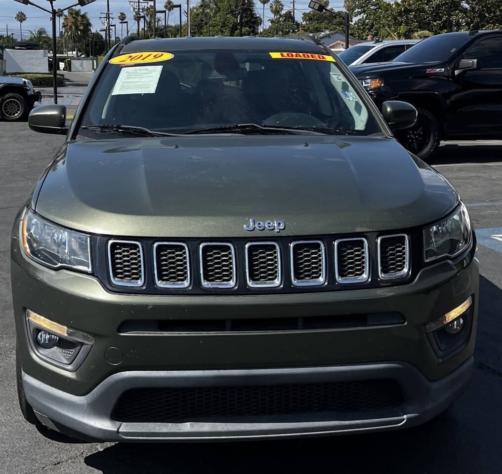 Used 2019 Jeep Compass Latitude AWD/4WD image 3