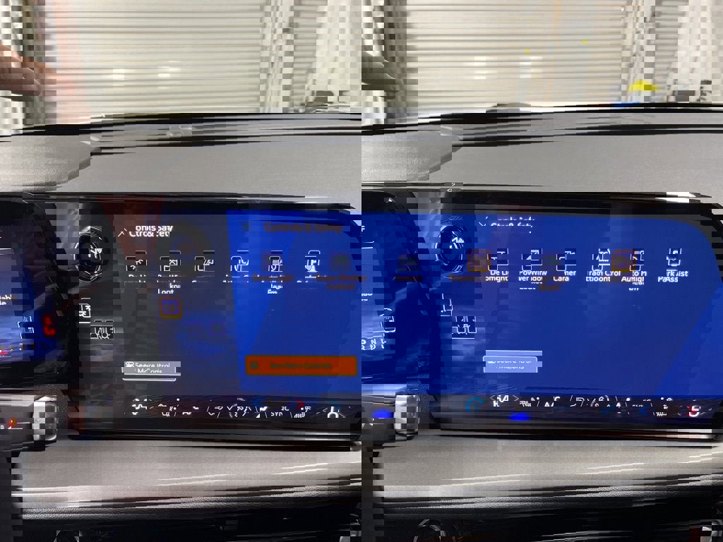 New 2026 Chevrolet Traverse LT w/ Sun and Wheel Package image 35