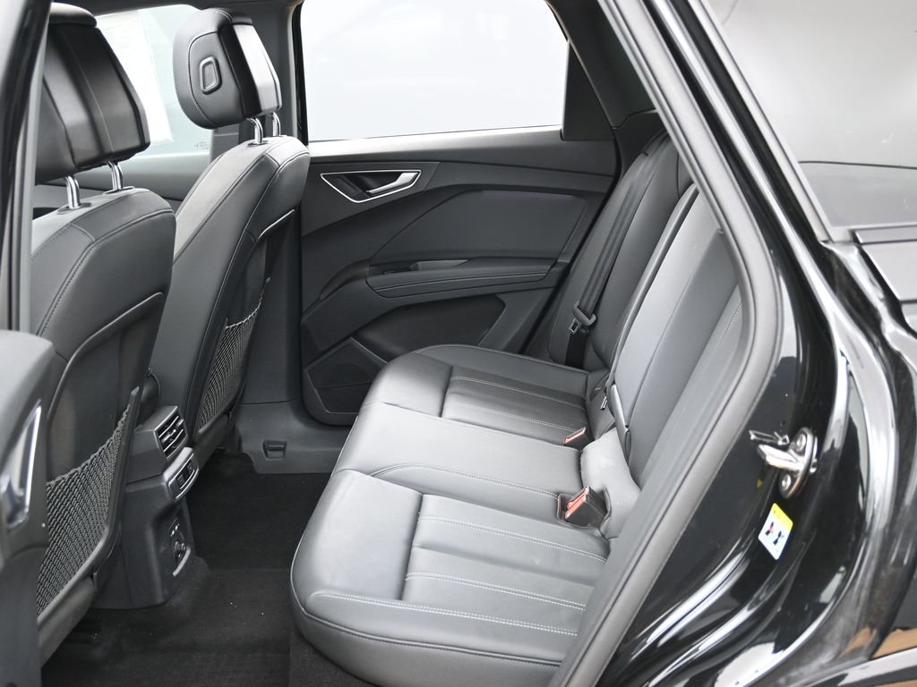 Used 2024 Audi Q4 e-tron Premium Plus w/ Premium Plus image 34