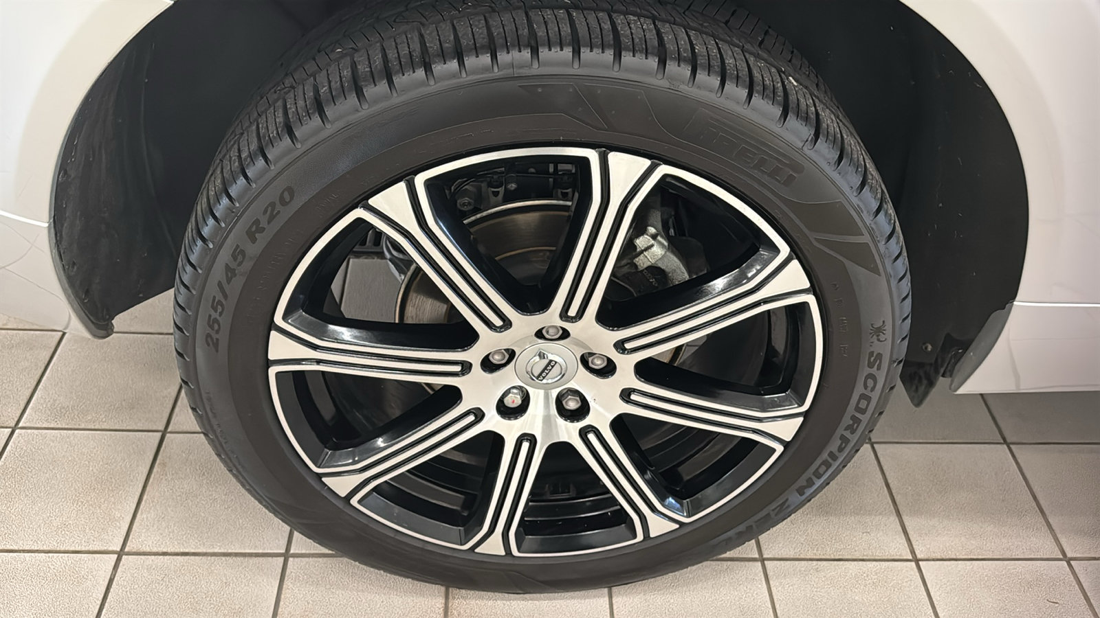 Used 2019 Volvo XC60 T5 Inscription w/ Protection Package Premier AWD/4WD image 31