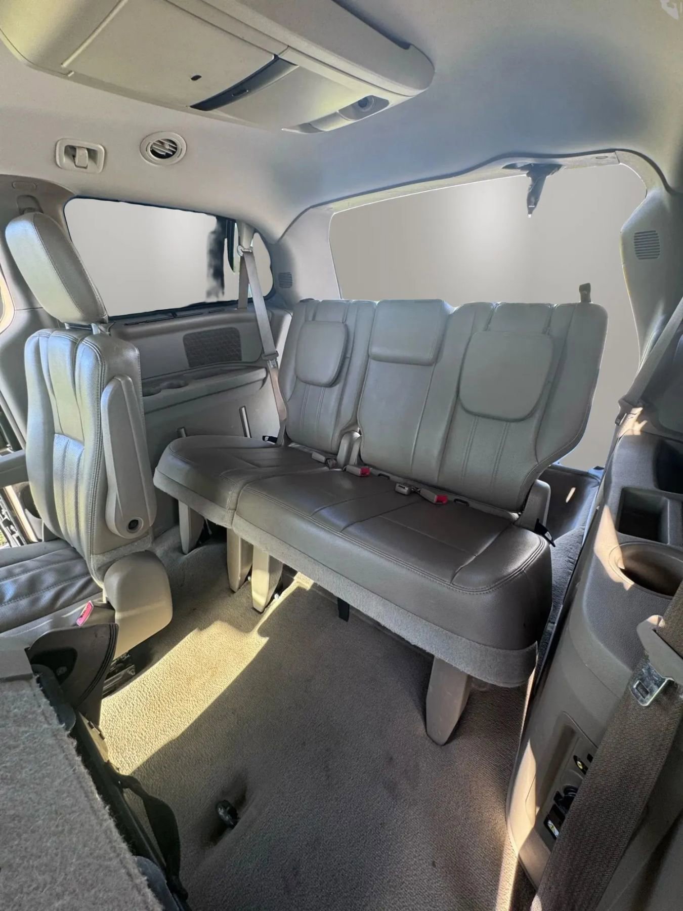 Used 2014 Chrysler Town & Country Touring-L w/ Driver Convenience Group FWD image 23