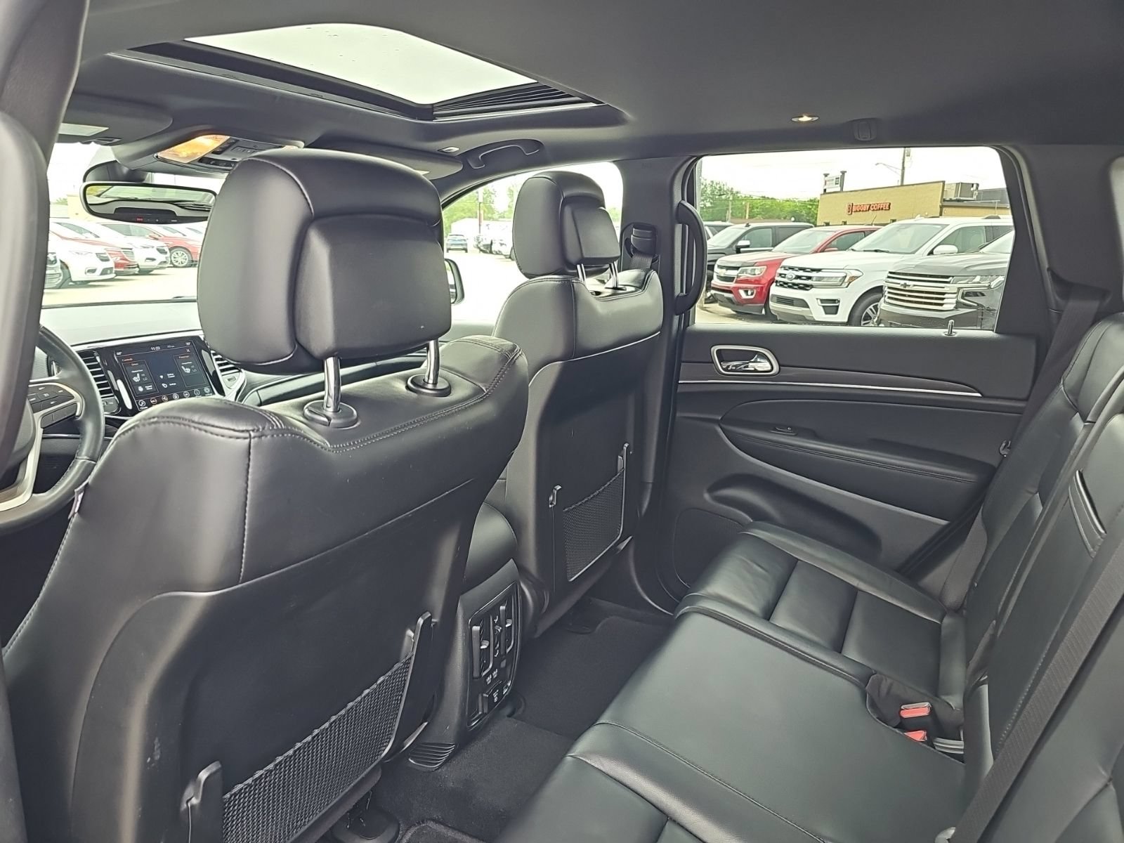 Used 2022 Jeep Grand Cherokee Limited AWD/4WD image 22