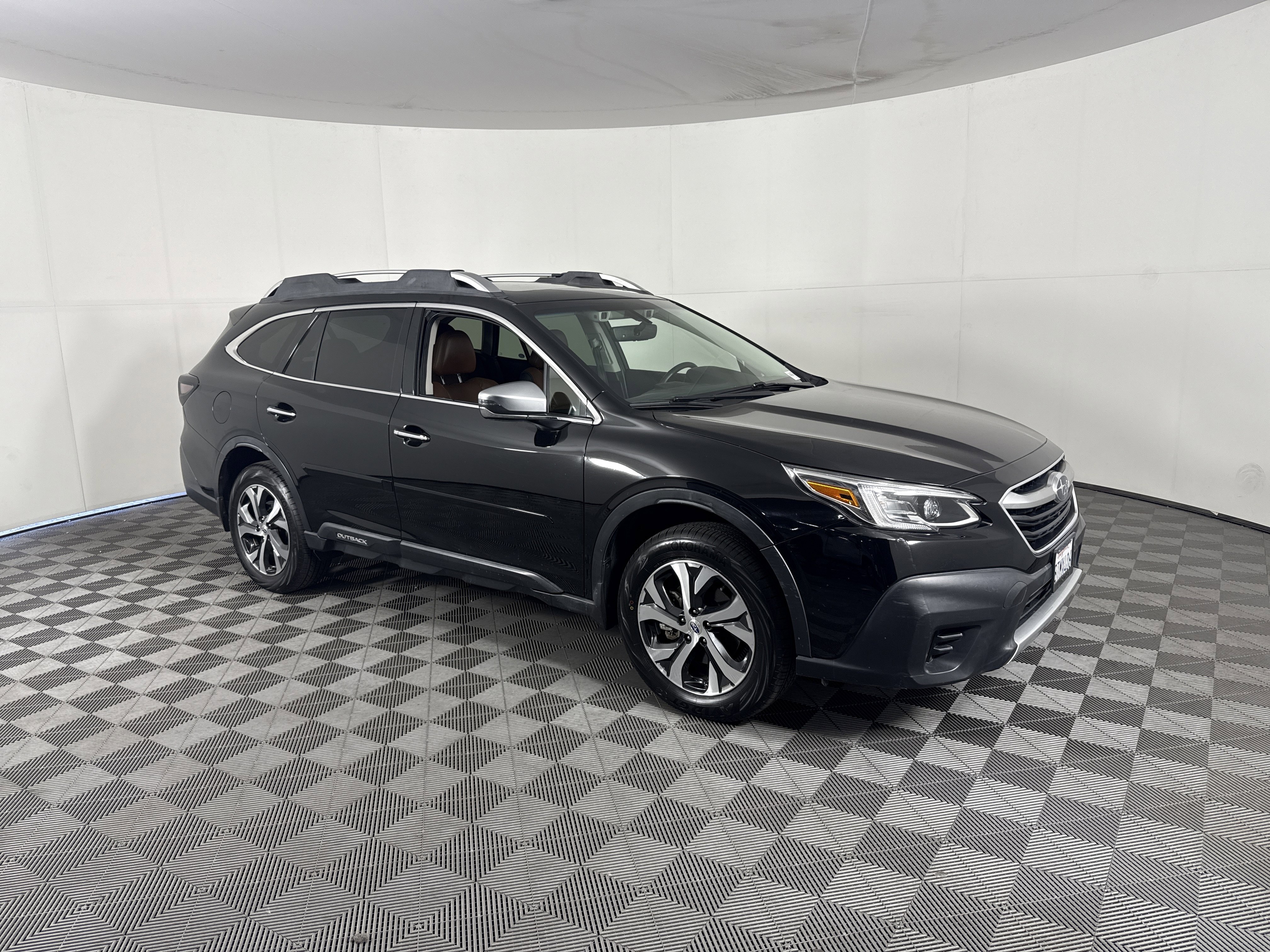 Used 2021 Subaru Outback Touring XT AWD/4WD image 4