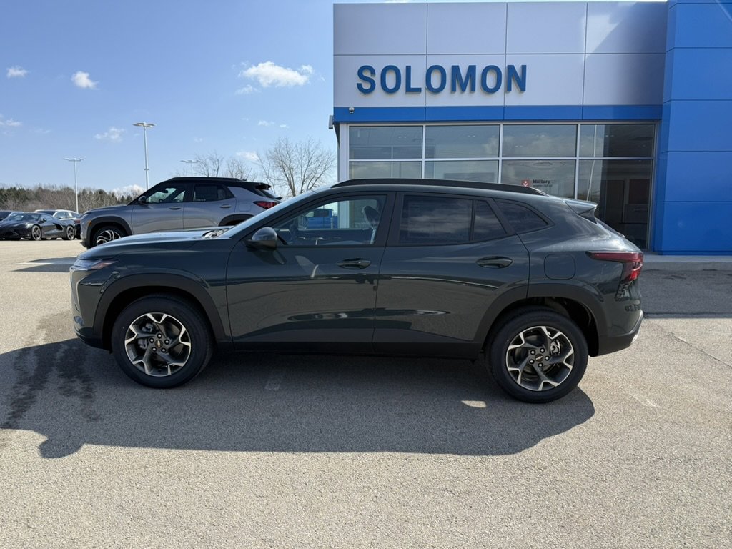 New 2026 Chevrolet Trax LT w/ LT Convenience Package image 2