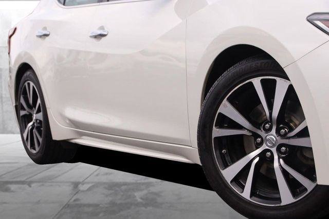 Used 2018 Nissan Maxima Platinum image 3