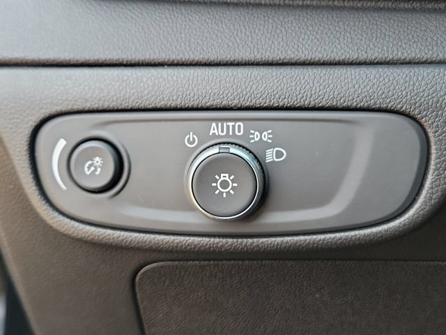 Certified 2023 Chevrolet Bolt LT w/ Infotainment Package FWD image 28