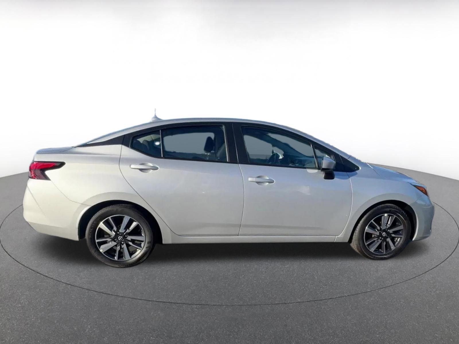 Used 2025 Nissan Versa SV image 15