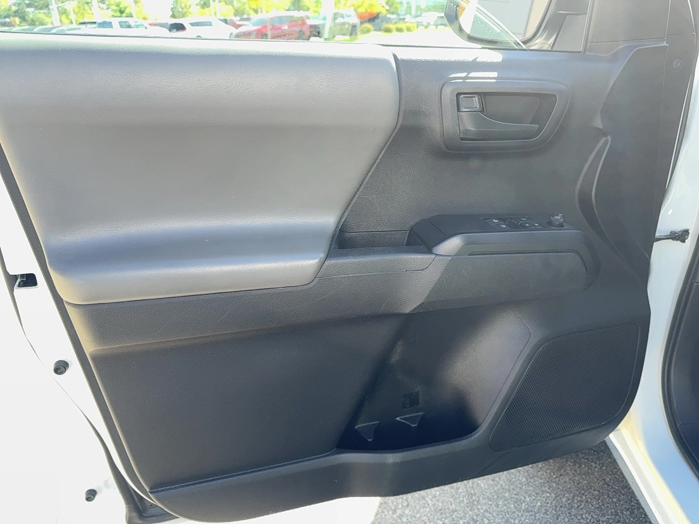 Used 2022 Toyota Tacoma 2WD Access Cab image 13
