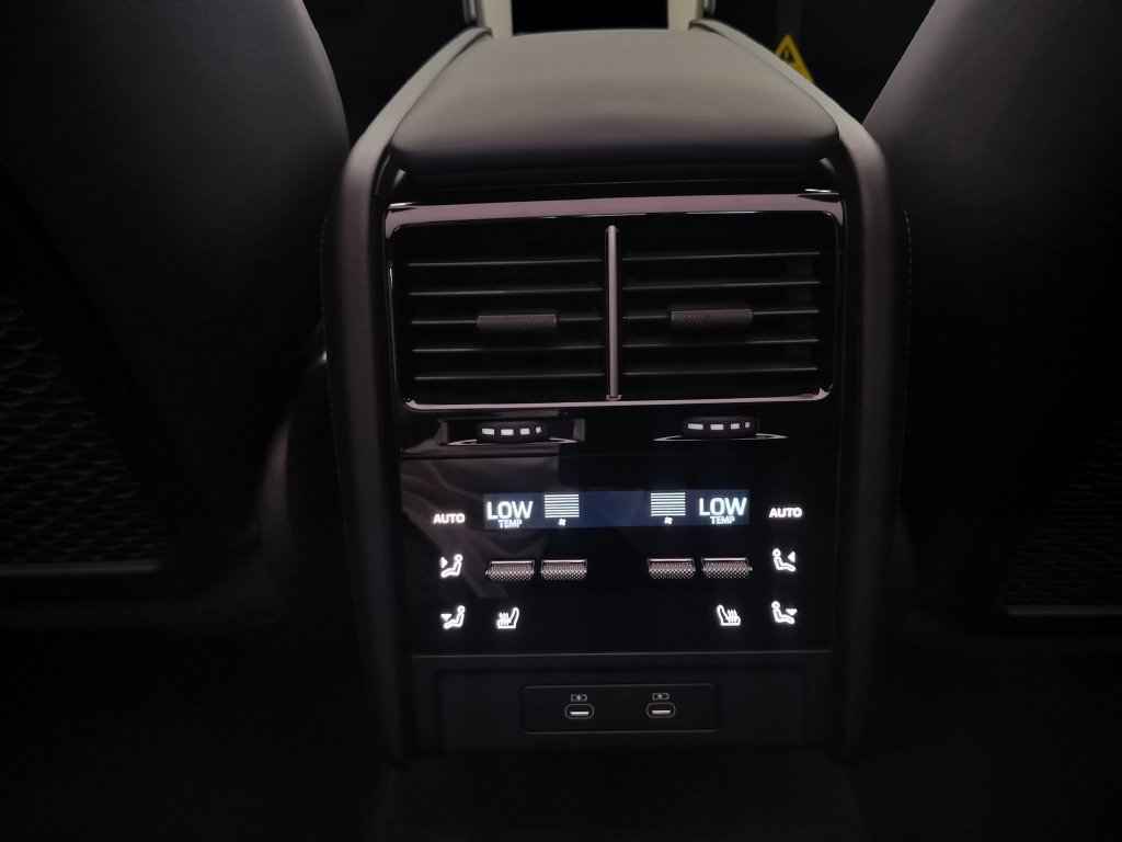 New 2026 Porsche Cayenne Electric Coupe AWD/4WD image 19