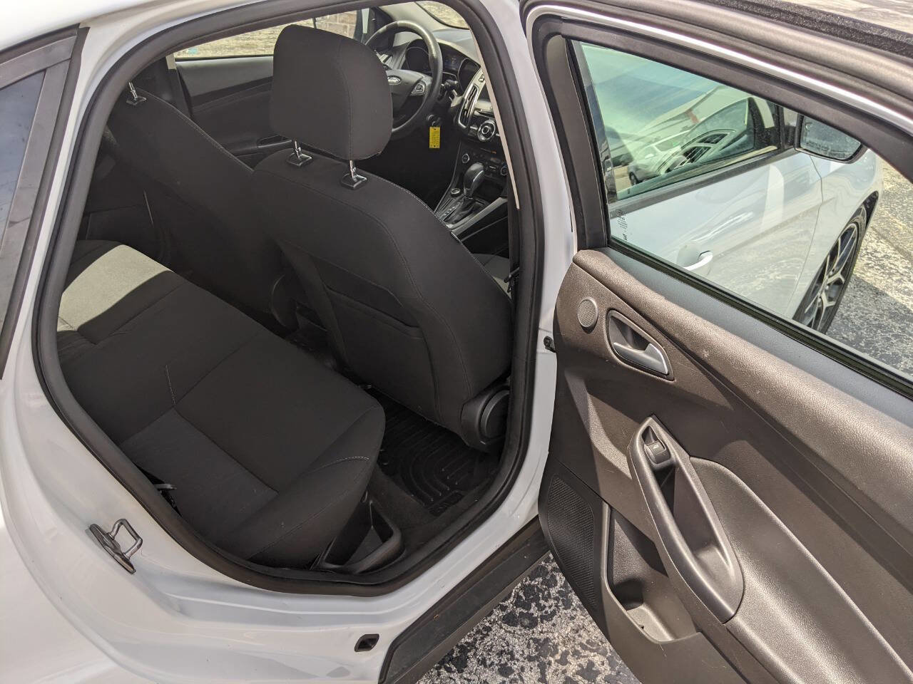 Used 2017 Ford Focus SEL FWD image 15