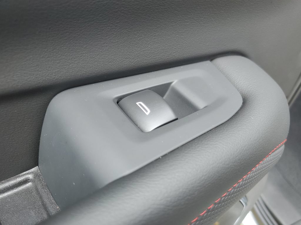 Used 2026 Chevrolet Tahoe RST AWD/4WD image 19