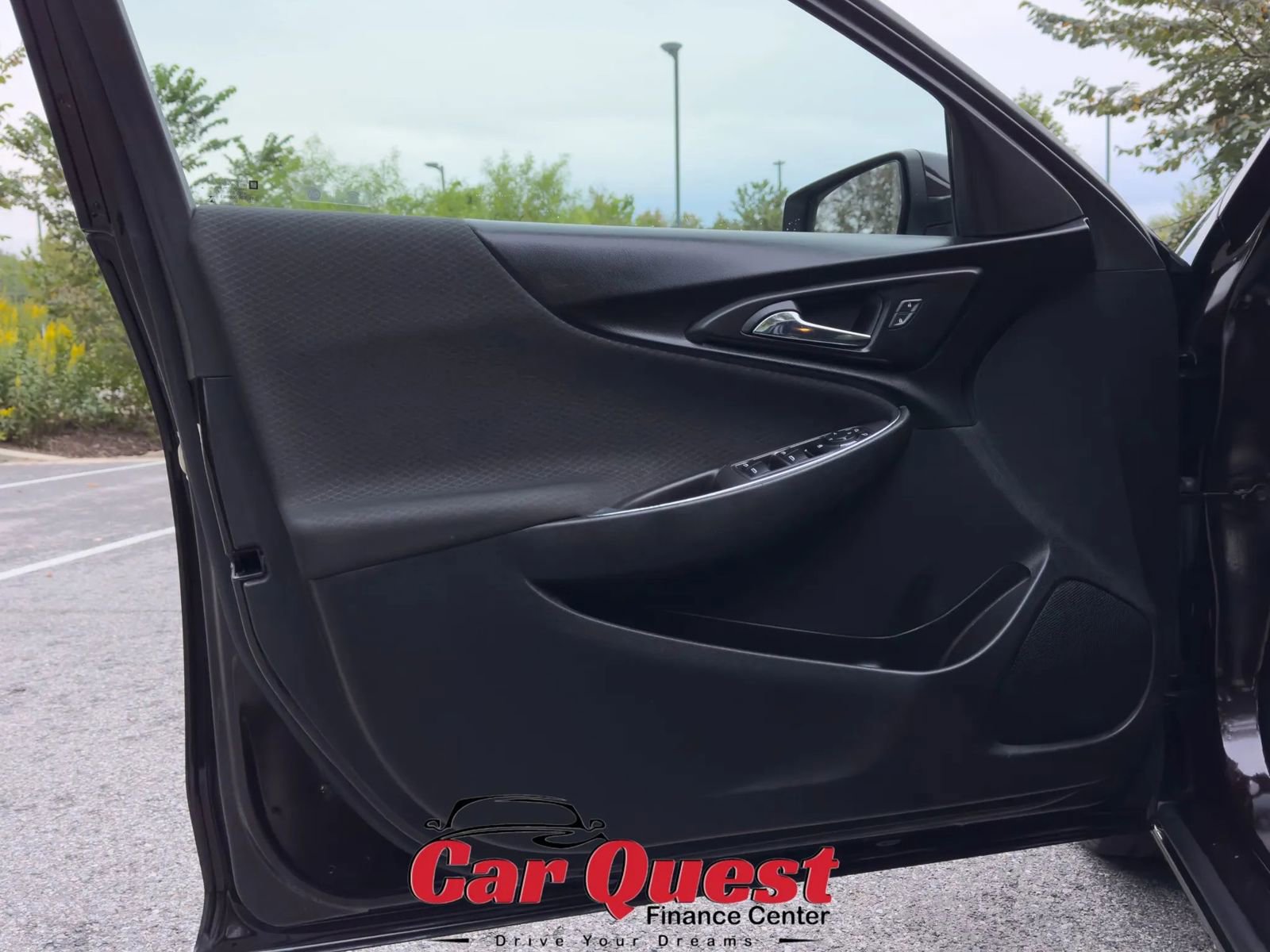 Used 2020 Chevrolet Malibu LT FWD image 11