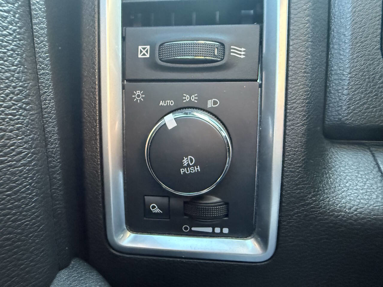 Used 2022 RAM 1500 Classic Warlock image 32