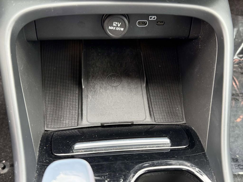 Used 2023 Volvo XC40 B5 Plus w/ Driver Assist Package image 24