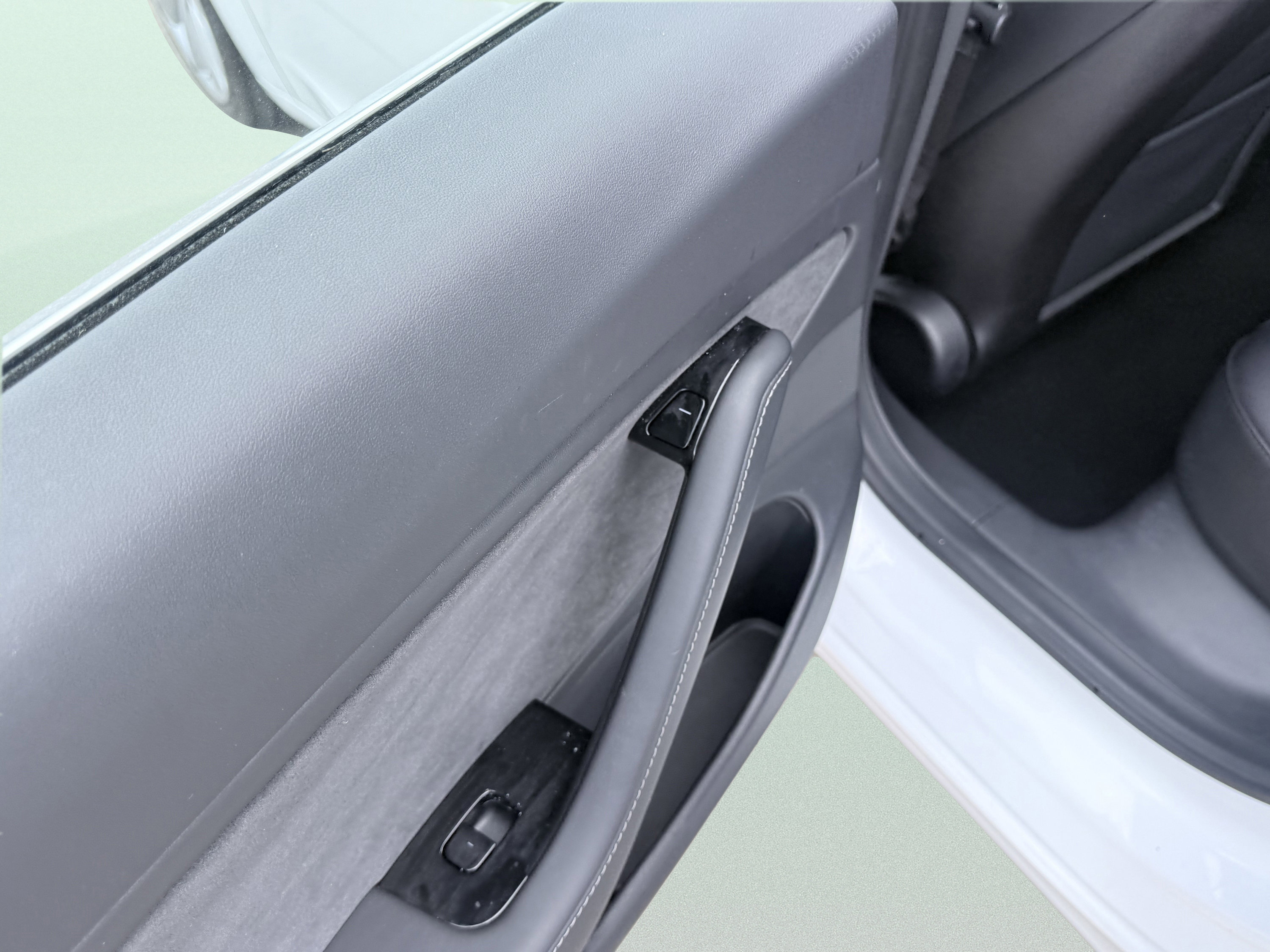 Used 2018 Tesla Model 3 Mid Range image 29