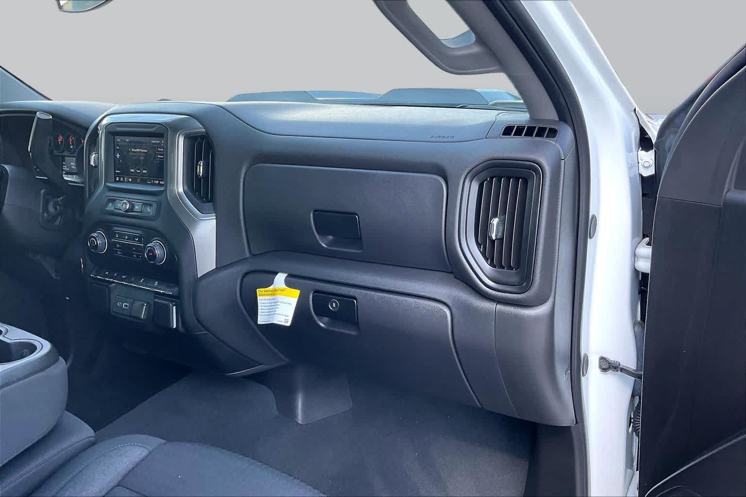 Used 2024 Chevrolet Silverado 1500 Custom Trail Boss w/ Turbomax Blackout Package AWD/4WD image 18