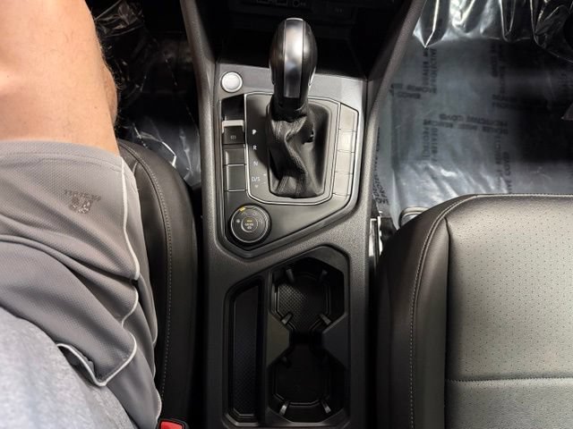 Used 2020 Volkswagen Tiguan SE w/ 3rd Row Seat Package AWD/4WD image 39