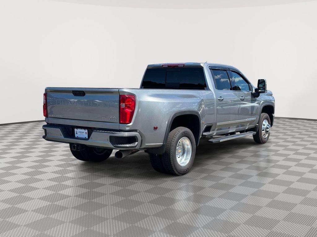 Used 2025 Chevrolet Silverado 3500 High Country AWD/4WD image 7