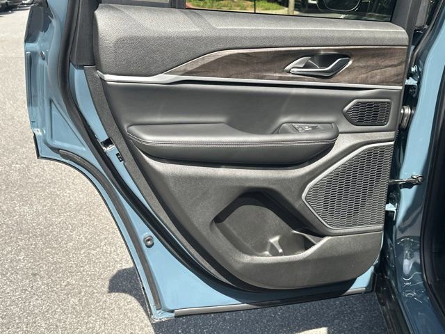 New 2026 Jeep Grand Cherokee Limited RWD image 22