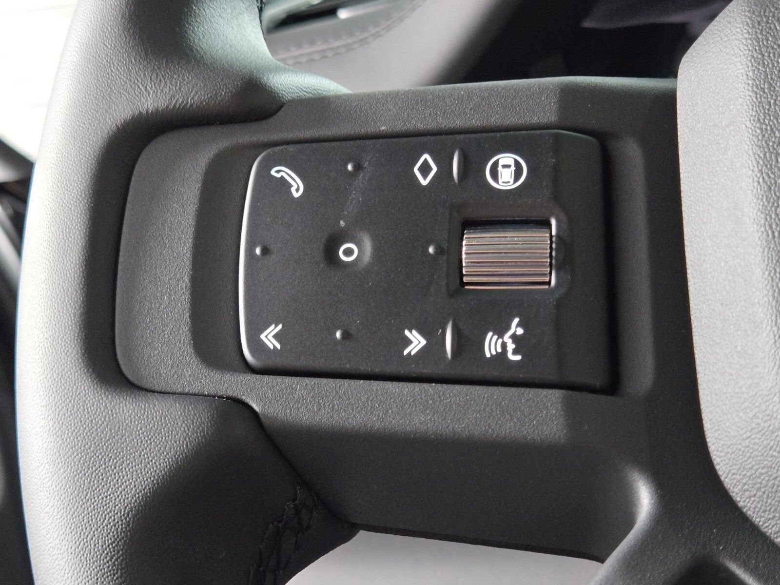 New 2026 Land Rover Defender 110 X-Dynamic SE AWD/4WD image 25