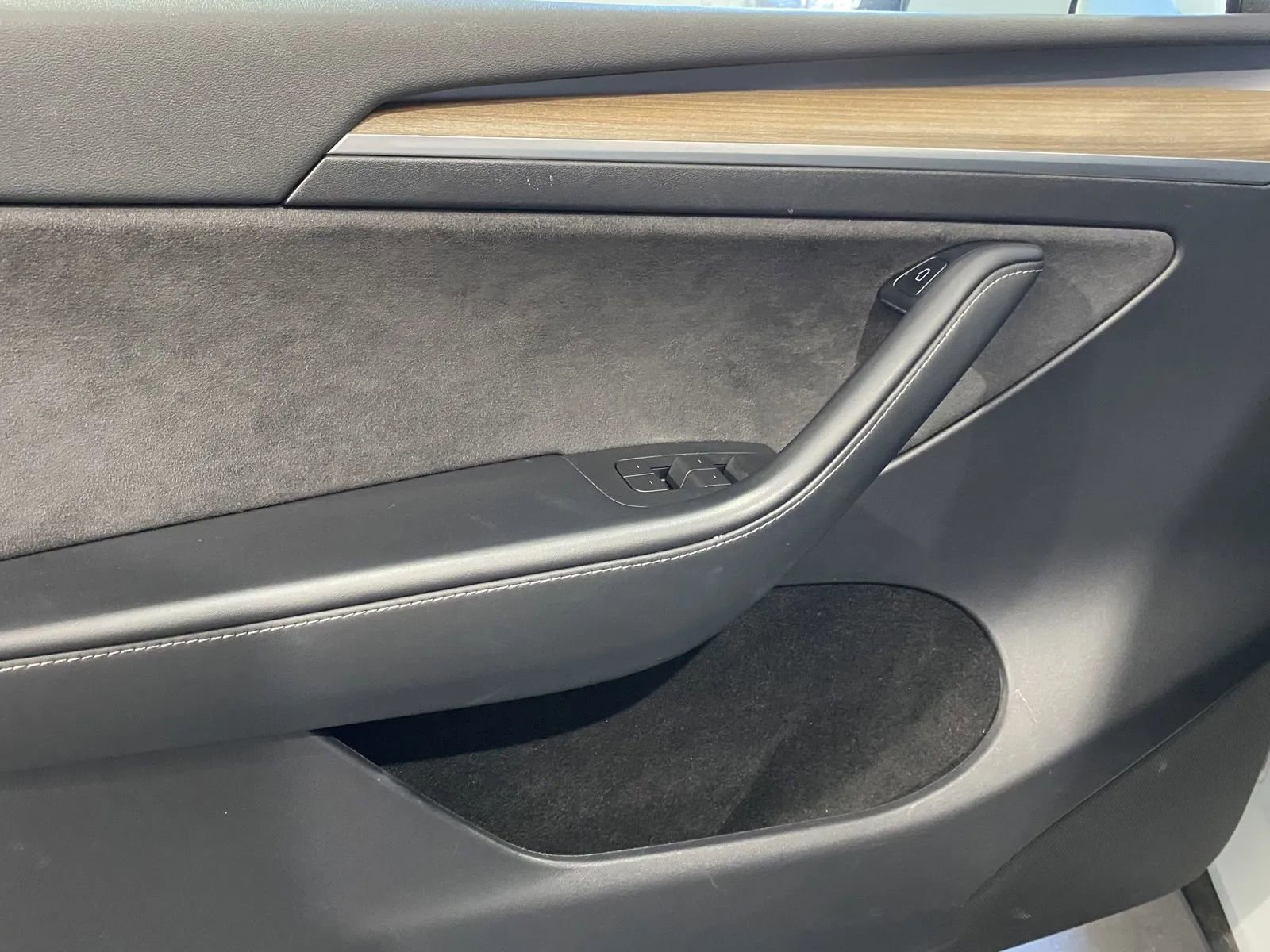 Used 2023 Tesla Model Y Long Range image 12