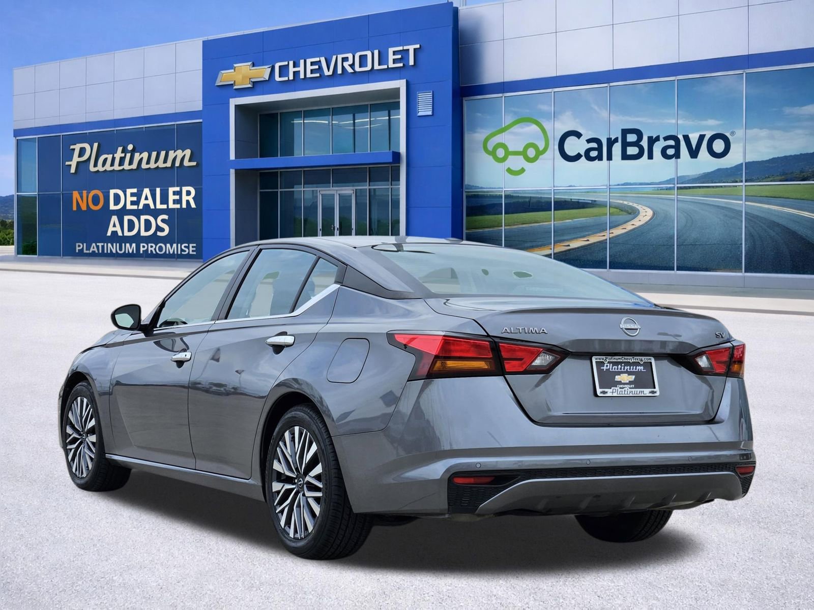 Used 2024 Nissan Altima 2.5 SV FWD image 4