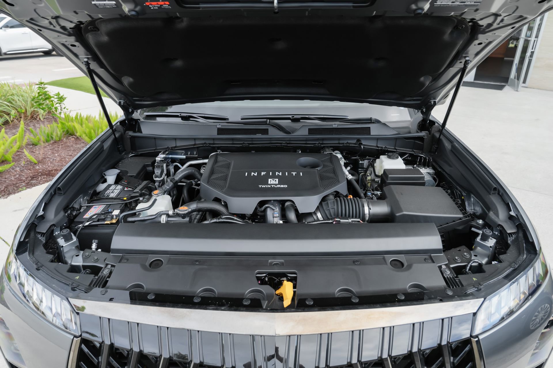 New 2026 INFINITI QX80 4WD w/ Sport Exterior Package image 36