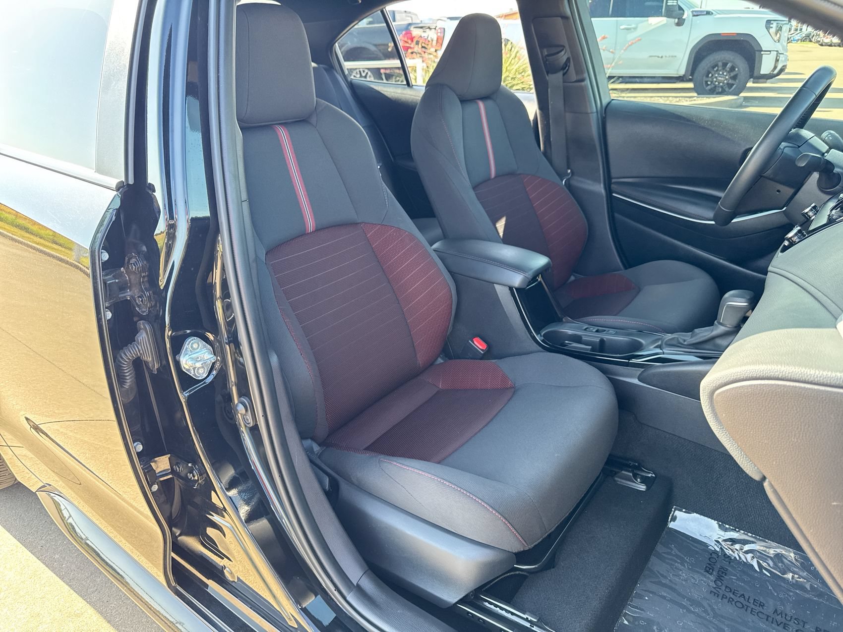Used 2025 Toyota Corolla SE FWD image 23
